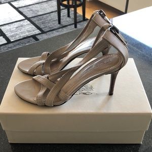 Burberry heels in Tan